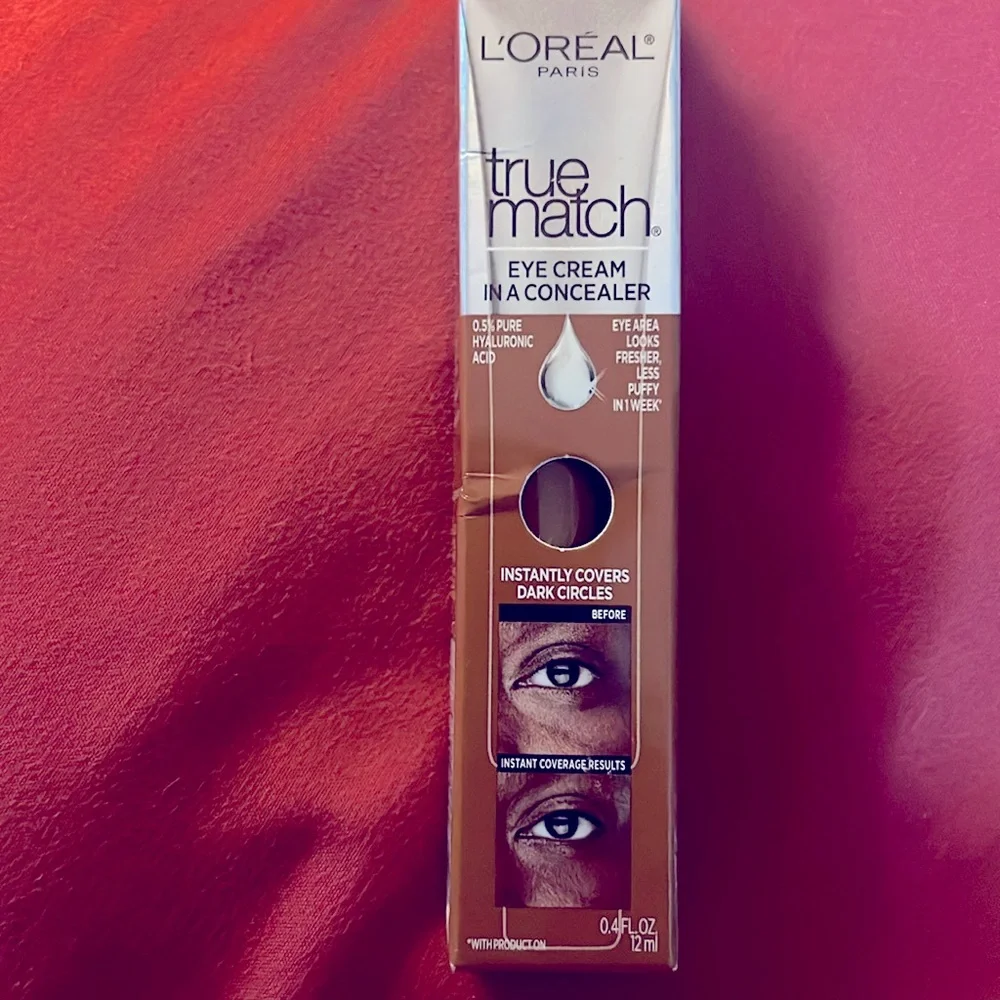 NEW in BOX LOREAL eye cream in a concealer